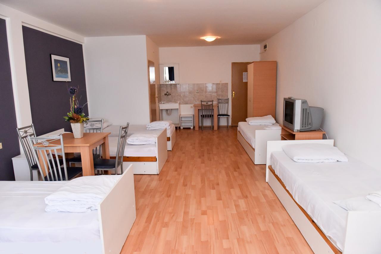 Hostel Milkaza Novi Sad Extérieur photo