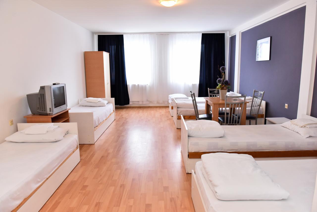 Hostel Milkaza Novi Sad Extérieur photo