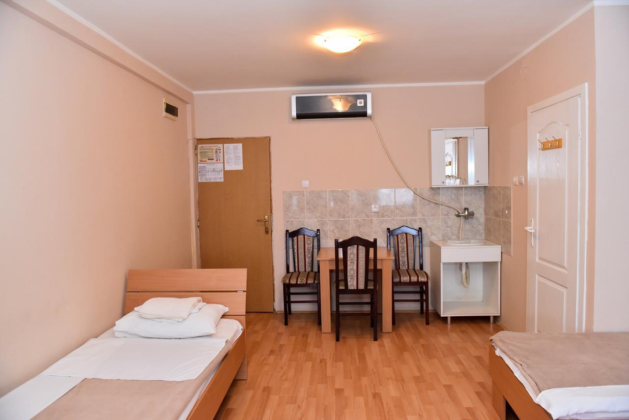 Hostel Milkaza Novi Sad Extérieur photo