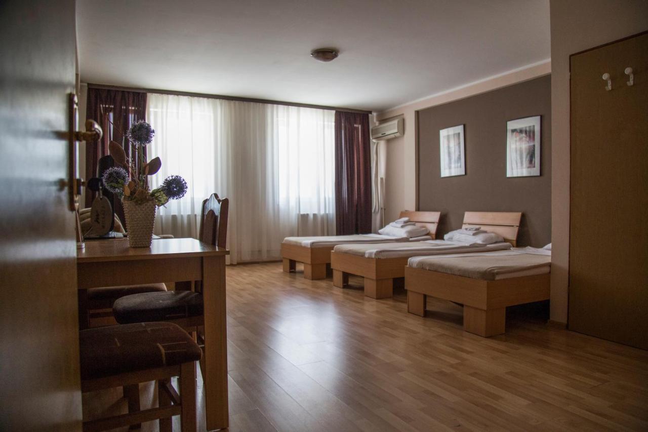 Hostel Milkaza Novi Sad Extérieur photo